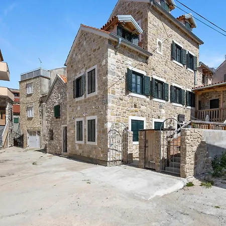 2 Bedroom Amazing In *