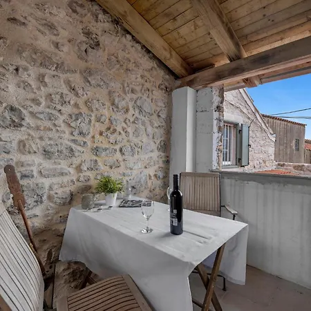 Holiday home 2 Bedroom Amazing In Pirovac