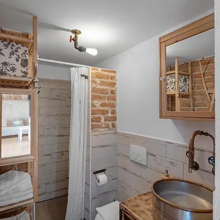2 Bedroom Amazing In Nyaraló
