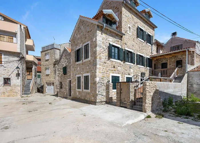 2 Bedroom Amazing In *