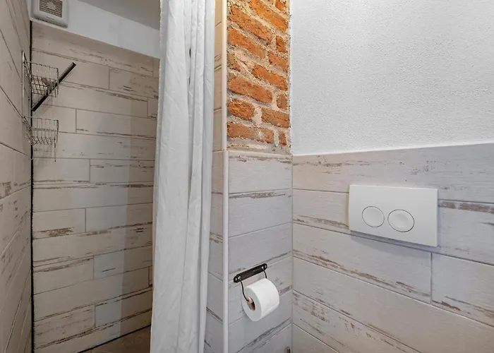 別荘 2 Bedroom Amazing In ピロヴァッツ