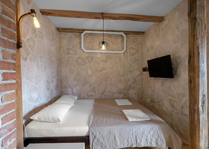 펜션 2 Bedroom Amazing In 피로바츠