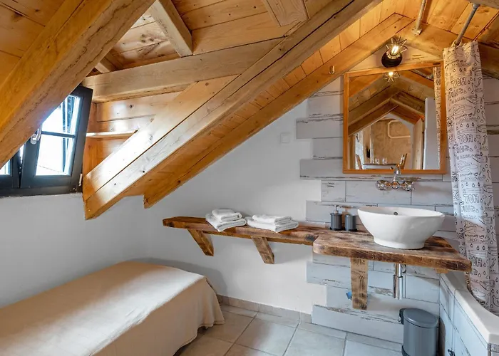 2 Bedroom Amazing In ピロヴァッツ