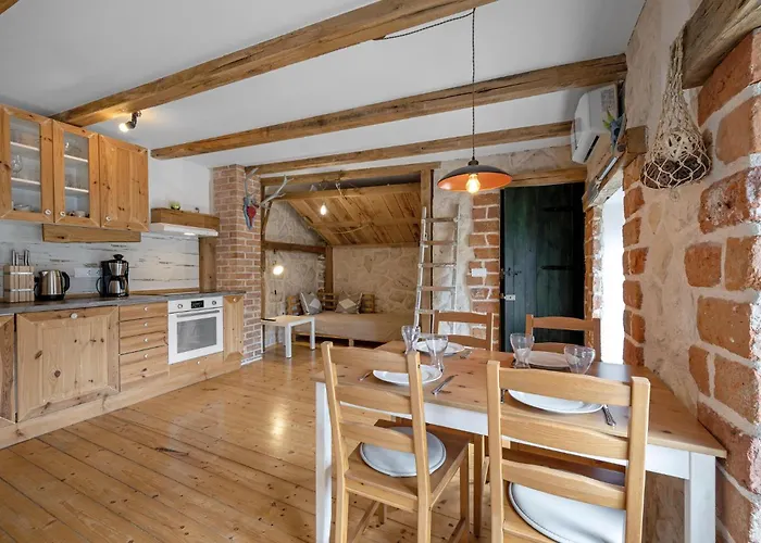 別荘 2 Bedroom Amazing In ピロヴァッツ